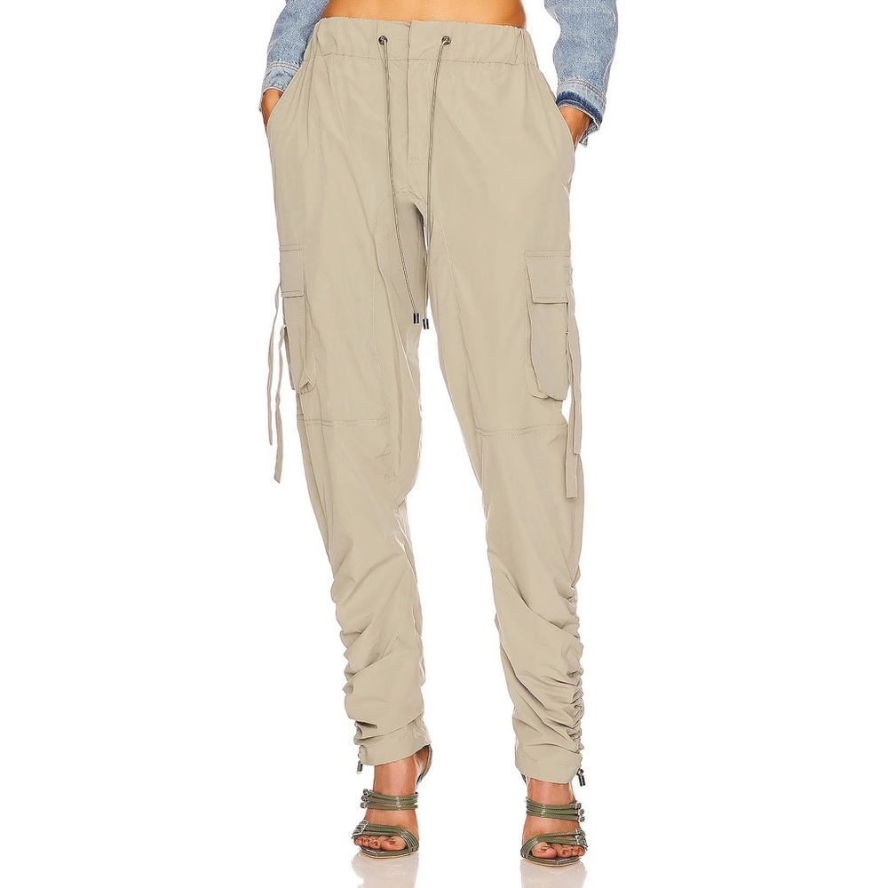 NWT DUNDAS x Revolve Adriana Cargo Pant in Light Khaki Beige Jogger Windbreaker
